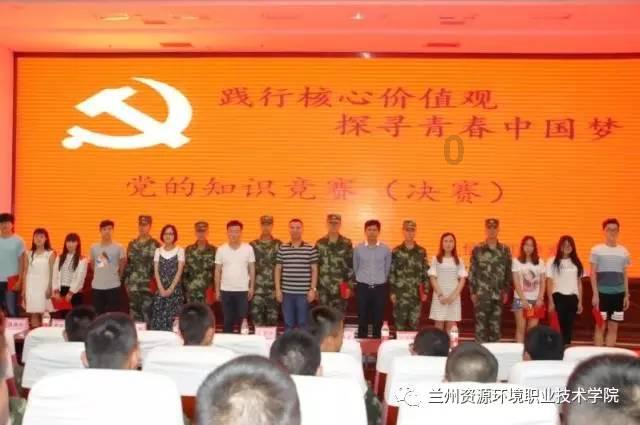 【视频】“小蛤蜊”喊话全国小可爱：来青岛，逛栈桥喂海鸥！当地特产免费领